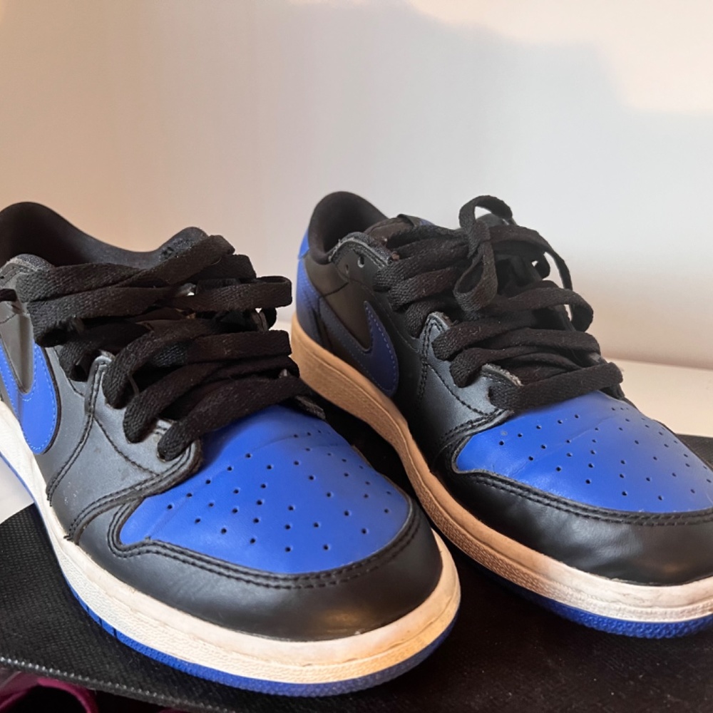 Sneakers - Picture 5 of 5